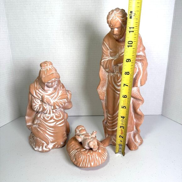 Vintage Terracotta 3 Piece Nativity Set - Mary, Joseph and Baby Jesus in Manger - Picture 4 of 7